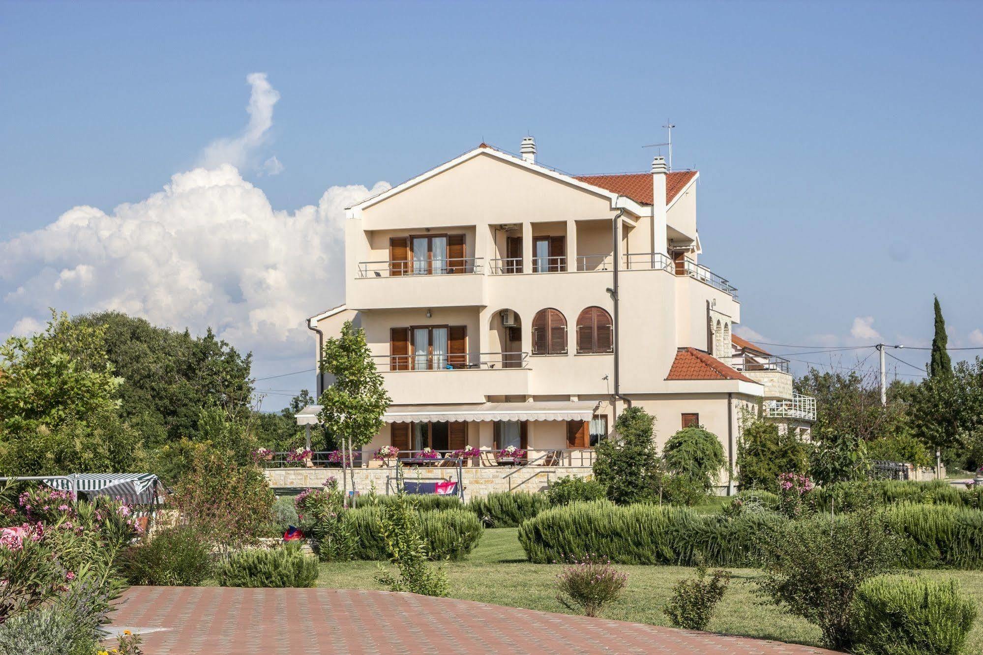 Pansion Skelin Otel Drinovci Dış mekan fotoğraf